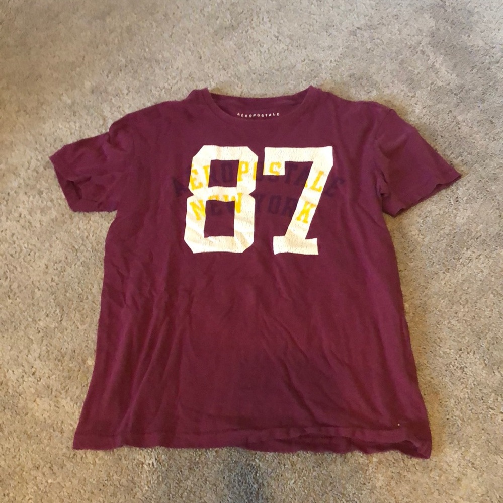 maroon tee